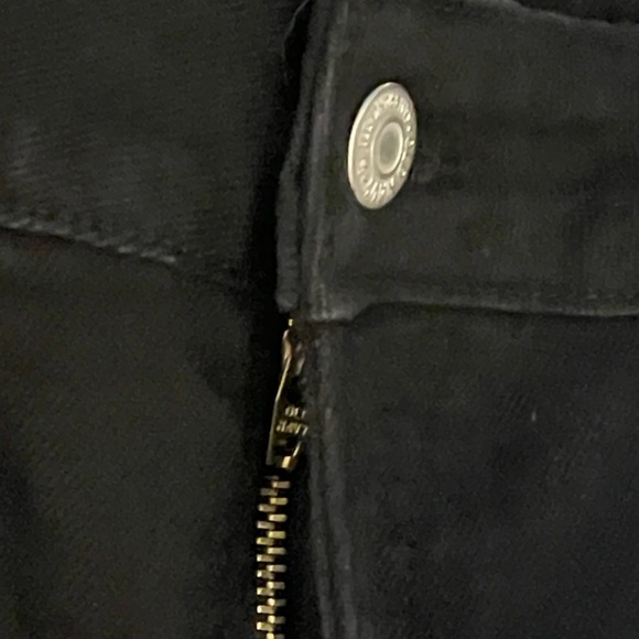 🔥⚫️NWT OLD NAVY size 22 frayed hem black denim shorts! Classic & stylish - Picture 7 of 8